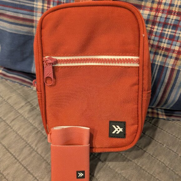 Rose Water - Crossbody  from Thread - Picture 3 of 12